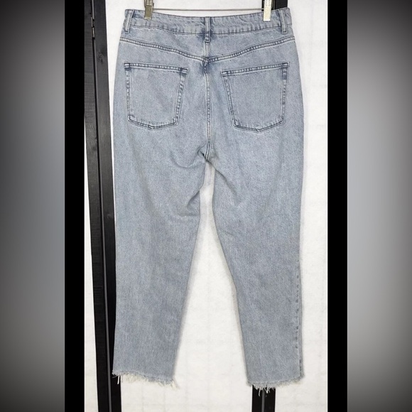 TOP SHOP MOM HIGH WAISTED JEAN. Size: W 32 L 34 - Picture 2 of 6